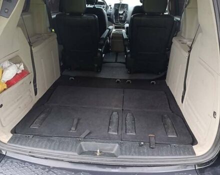 Черный Крайслер Таун Кантри, объемом двигателя 3.6 л и пробегом 300 тыс. км за 11000 $, фото 23 на Automoto.ua