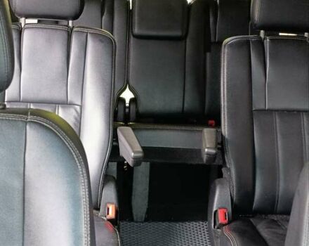 Черный Крайслер Таун Кантри, объемом двигателя 3.6 л и пробегом 300 тыс. км за 11000 $, фото 21 на Automoto.ua