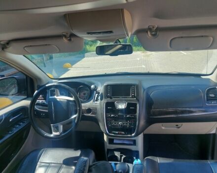 Крайслер Town & Country 2014 у Каменце-Подольском на Automoto.ua Чорний Крайслер Town & Country, об'ємом двигуна 3.6 л та пробігом 223 тис. км за 10800 $, фото 5 на Automoto.ua