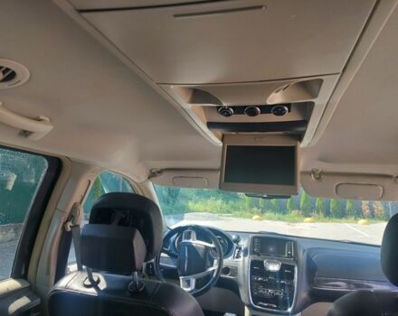 Крайслер Town & Country 2014 у Каменце-Подольском на Automoto.ua Чорний Крайслер Town & Country, об'ємом двигуна 3.6 л та пробігом 223 тис. км за 10800 $, фото 6 на Automoto.ua
