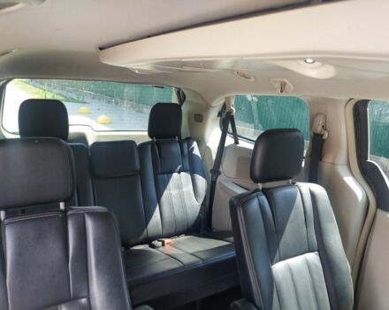 Крайслер Town & Country 2014 у Каменце-Подольском на Automoto.ua Чорний Крайслер Town & Country, об'ємом двигуна 3.6 л та пробігом 223 тис. км за 10800 $, фото 7 на Automoto.ua