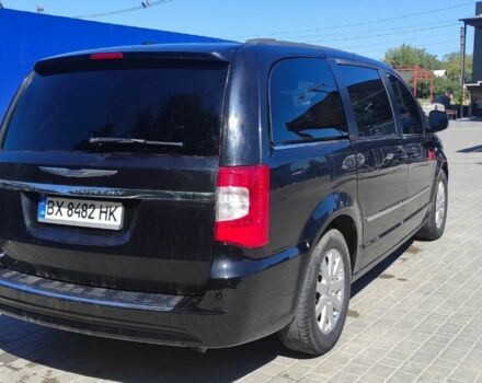 Крайслер Town & Country 2014 у Каменце-Подольском на Automoto.ua Чорний Крайслер Town & Country, об'ємом двигуна 3.6 л та пробігом 223 тис. км за 10800 $, фото 2 на Automoto.ua
