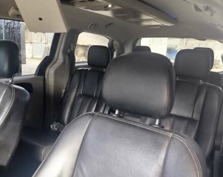 Крайслер Town & Country 2014 у Каменце-Подольском на Automoto.ua Чорний Крайслер Town & Country, об'ємом двигуна 3.6 л та пробігом 243 тис. км за 10300 $, фото 1 на Automoto.ua