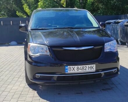 Крайслер Town & Country 2014 у Каменце-Подольском на Automoto.ua Чорний Крайслер Town & Country, об'ємом двигуна 3.6 л та пробігом 223 тис. км за 10800 $, фото 1 на Automoto.ua
