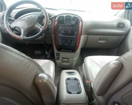 Крайслер Town & Country, об'ємом двигуна 3.8 л та пробігом 324 тис. км за 4600 $, фото 12 на Automoto.ua