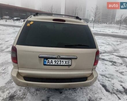 Крайслер Town & Country, об'ємом двигуна 3.8 л та пробігом 324 тис. км за 4600 $, фото 15 на Automoto.ua