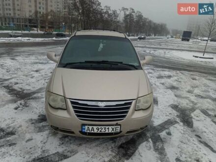 Крайслер Таун Кантри 2001 в Киеве на Automoto.ua Крайслер Таун Кантри, объемом двигателя 3.8 л и пробегом 324 тыс. км за 4600 $, фото 1 на Automoto.ua