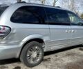 Сірий Крайслер Town & Country, об'ємом двигуна 3.8 л та пробігом 243 тис. км за 4000 $, фото 1 на Automoto.ua