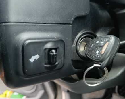 Сірий Крайслер Town & Country, об'ємом двигуна 0 л та пробігом 170 тис. км за 6621 $, фото 12 на Automoto.ua