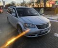 Сірий Крайслер Town & Country, об'ємом двигуна 3.6 л та пробігом 170 тис. км за 9500 $, фото 1 на Automoto.ua