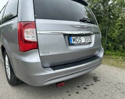 Сірий Крайслер Town & Country, об'ємом двигуна 3.6 л та пробігом 176 тис. км за 10000 $, фото 8 на Automoto.ua