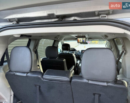 Серый Крайслер Таун Кантри, объемом двигателя 3.61 л и пробегом 188 тыс. км за 14900 $, фото 26 на Automoto.ua