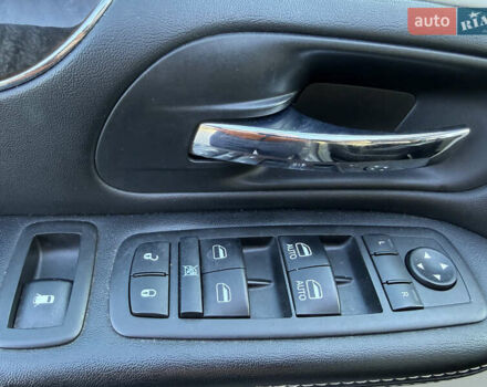 Серый Крайслер Таун Кантри, объемом двигателя 3.61 л и пробегом 188 тыс. км за 14900 $, фото 13 на Automoto.ua