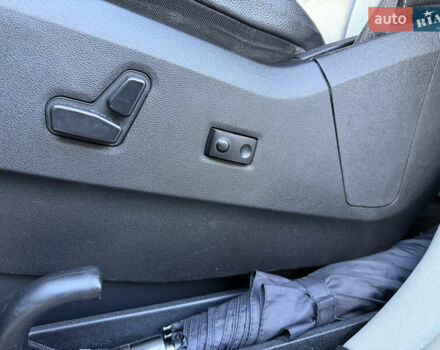 Серый Крайслер Таун Кантри, объемом двигателя 3.61 л и пробегом 188 тыс. км за 14900 $, фото 12 на Automoto.ua