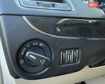 Серый Крайслер Таун Кантри, объемом двигателя 3.61 л и пробегом 188 тыс. км за 14900 $, фото 14 на Automoto.ua