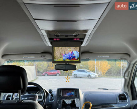 Серый Крайслер Таун Кантри, объемом двигателя 3.61 л и пробегом 188 тыс. км за 14900 $, фото 25 на Automoto.ua