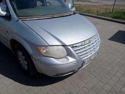 Крайслер Таун Кантри 2001 в Запорожье на Automoto.ua Серый Крайслер Таун Кантри, объемом двигателя 3 л и пробегом 200 тыс. км за 1426 $, фото 1 на Automoto.ua