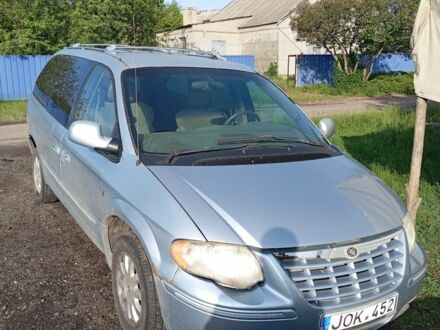 Крайслер Town & Country 2001 у Синельниковом на Automoto.ua Сірий Крайслер Town & Country, об'ємом двигуна 3.8 л та пробігом 206 тис. км за 1812 $, фото 1 на Automoto.ua