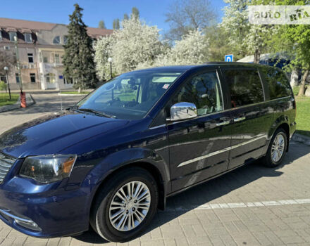 Синій Крайслер Town & Country, об'ємом двигуна 3.6 л та пробігом 171 тис. км за 15300 $, фото 4 на Automoto.ua