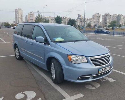 Синий Крайслер Таун Кантри, объемом двигателя 3.6 л и пробегом 160 тыс. км за 15500 $, фото 5 на Automoto.ua