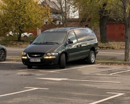 Крайслер Таун Кантри 1995 в Буче на Automoto.ua Зеленый Крайслер Таун Кантри, объемом двигателя 3.8 л и пробегом 452 тыс. км за 3000 $, фото 5 на Automoto.ua