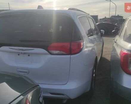 Білий Крайслер Voyager, об'ємом двигуна 3.6 л та пробігом 286 тис. км за 8700 $, фото 2 на Automoto.ua