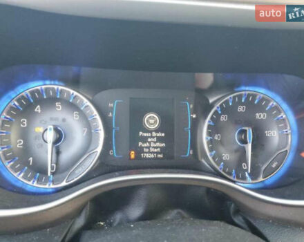 Білий Крайслер Voyager, об'ємом двигуна 3.6 л та пробігом 286 тис. км за 8700 $, фото 7 на Automoto.ua