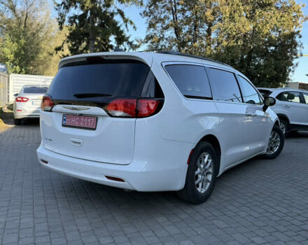 Белый Крайслер Вояджер, объемом двигателя 3.6 л и пробегом 177 тыс. км за 19999 $, фото 8 на Automoto.ua