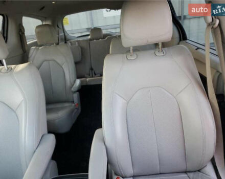 Білий Крайслер Voyager, об'ємом двигуна 3.6 л та пробігом 286 тис. км за 8700 $, фото 5 на Automoto.ua