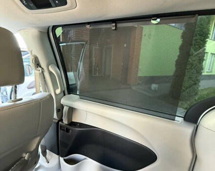 Белый Крайслер Вояджер, объемом двигателя 3.6 л и пробегом 177 тыс. км за 19999 $, фото 24 на Automoto.ua