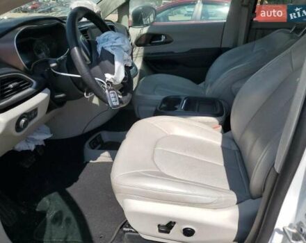 Білий Крайслер Voyager, об'ємом двигуна 3.6 л та пробігом 149 тис. км за 9700 $, фото 10 на Automoto.ua