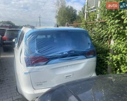 Білий Крайслер Voyager, об'ємом двигуна 3.6 л та пробігом 149 тис. км за 9700 $, фото 3 на Automoto.ua