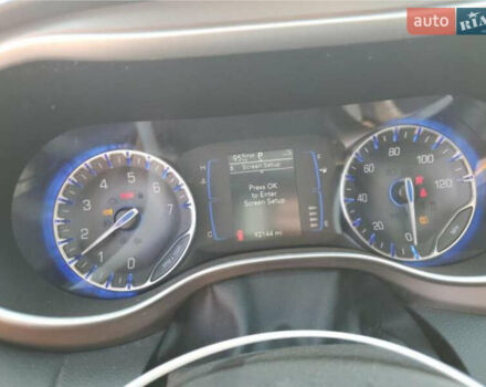 Білий Крайслер Voyager, об'ємом двигуна 3.6 л та пробігом 149 тис. км за 9700 $, фото 9 на Automoto.ua