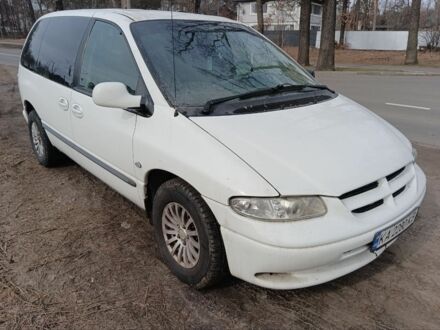 Крайслер Вояджер 2000 в Буче на Automoto.ua Белый Крайслер Вояджер, объемом двигателя 2.5 л и пробегом 300 тыс. км за 2803 $, фото 1 на Automoto.ua
