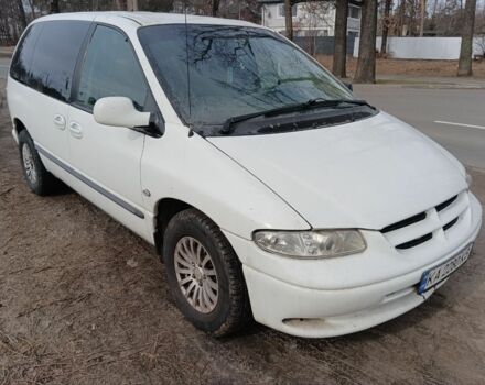 Крайслер Вояджер 2000 в Буче на Automoto.ua Белый Крайслер Вояджер, объемом двигателя 2.5 л и пробегом 300 тыс. км за 2803 $, фото 1 на Automoto.ua