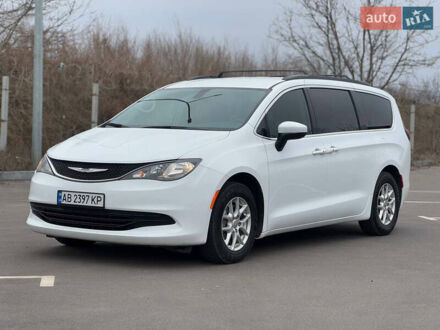 Крайслер Voyager 2020 у Вінниці на Automoto.ua Білий Крайслер Voyager, об'ємом двигуна 3.61 л та пробігом 133 тис. км за 18900 $, фото 1 на Automoto.ua