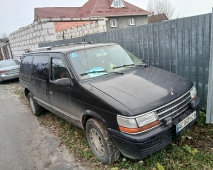 Черный Крайслер Вояджер, объемом двигателя 3.3 л и пробегом 250 тыс. км за 1906 $, фото 6 на Automoto.ua