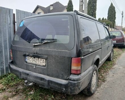 Черный Крайслер Вояджер, объемом двигателя 3.3 л и пробегом 250 тыс. км за 1906 $, фото 3 на Automoto.ua