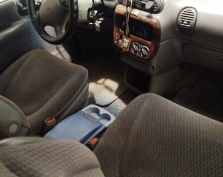 Чорний Крайслер Voyager, об'ємом двигуна 3.3 л та пробігом 335 тис. км за 2500 $, фото 2 на Automoto.ua