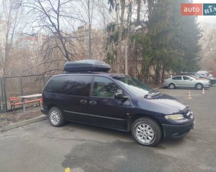 Чорний Крайслер Voyager, об'ємом двигуна 3.3 л та пробігом 335 тис. км за 2500 $, фото 10 на Automoto.ua