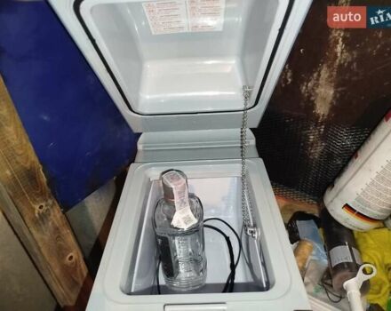 Чорний Крайслер Voyager, об'ємом двигуна 3.3 л та пробігом 335 тис. км за 2500 $, фото 4 на Automoto.ua