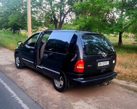 Крайслер Вояджер 1999 в Херсоне на Automoto.ua Черный Крайслер Вояджер, объемом двигателя 2.5 л и пробегом 302 тыс. км за 3450 $, фото 2 на Automoto.ua