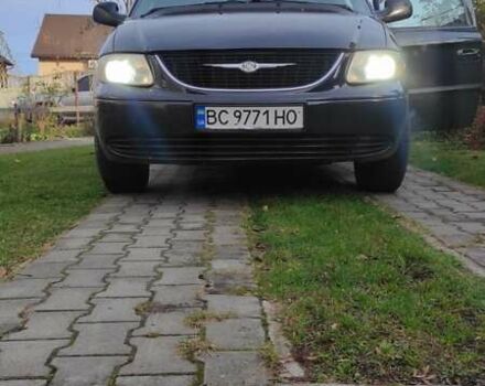 Черный Крайслер Вояджер, объемом двигателя 2.5 л и пробегом 342 тыс. км за 4500 $, фото 15 на Automoto.ua