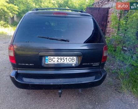 Черный Крайслер Вояджер, объемом двигателя 2.5 л и пробегом 390 тыс. км за 2800 $, фото 4 на Automoto.ua