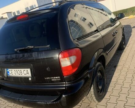 Черный Крайслер Вояджер, объемом двигателя 2.5 л и пробегом 340 тыс. км за 2999 $, фото 4 на Automoto.ua