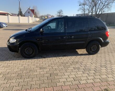 Черный Крайслер Вояджер, объемом двигателя 2.5 л и пробегом 340 тыс. км за 2999 $, фото 1 на Automoto.ua
