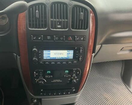 Чорний Крайслер Voyager, об'ємом двигуна 2.78 л та пробігом 284 тис. км за 6300 $, фото 16 на Automoto.ua