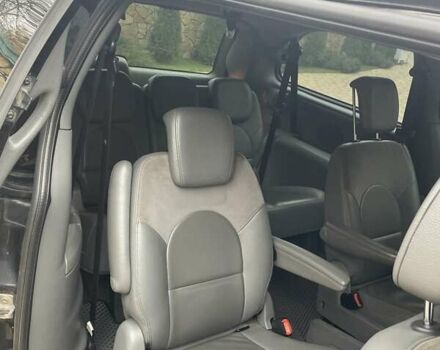 Чорний Крайслер Voyager, об'ємом двигуна 2.78 л та пробігом 284 тис. км за 6300 $, фото 15 на Automoto.ua