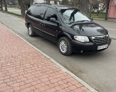 Чорний Крайслер Voyager, об'ємом двигуна 2.78 л та пробігом 284 тис. км за 6300 $, фото 2 на Automoto.ua