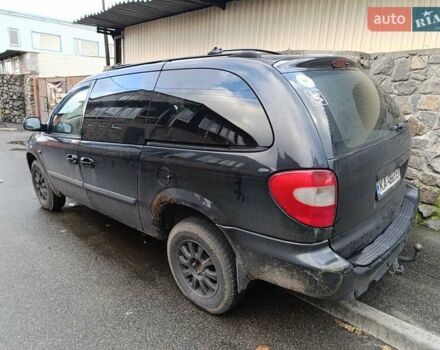 Чорний Крайслер Voyager, об'ємом двигуна 2.78 л та пробігом 365 тис. км за 4200 $, фото 3 на Automoto.ua